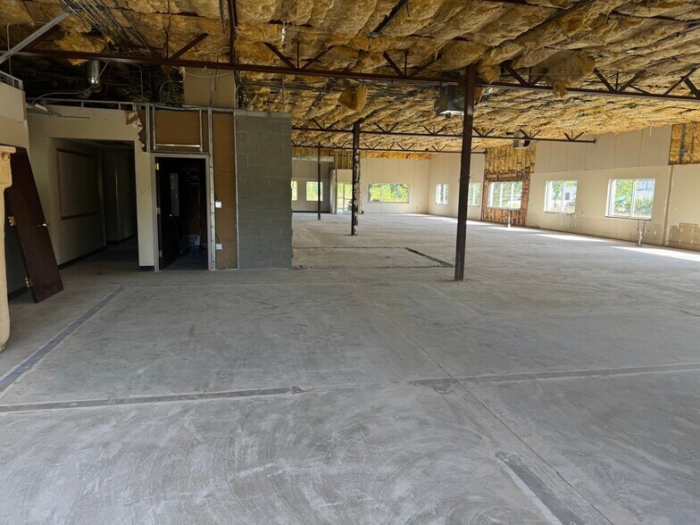 More Photos Of 230 N Equity Dr, Smithfield Medical For Lease