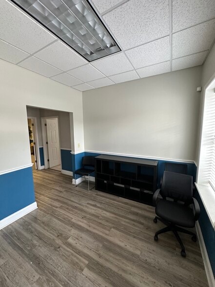 More Photos Of 1462-1466 E Bloomingdale Ave, Valrico Office For Sale