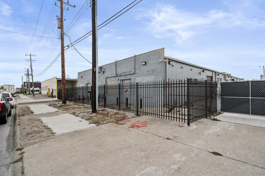More Photos Of 12843-12851 Artesian St, Detroit Warehouse For Sale