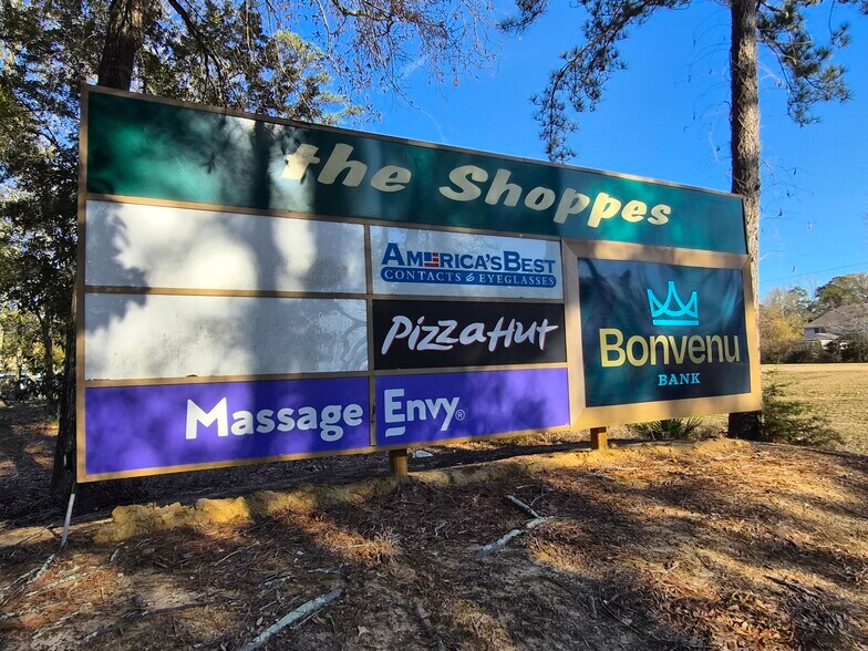 More Photos Of 3471 E Causeway Approach, Mandeville General Retail For Lease