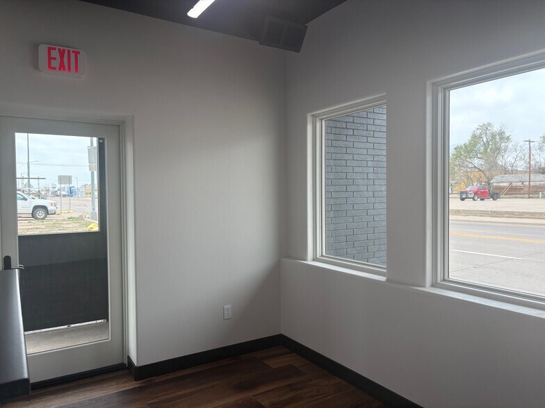 More Photos Of 212 W 1st St, Ogallala Office For Sale