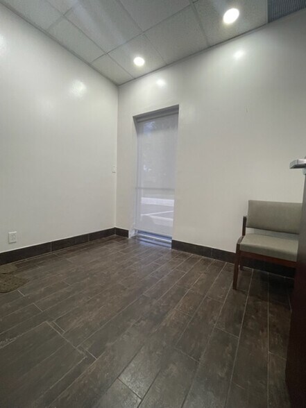 More Photos Of 2012-2040 Monroe St, Dearborn Medical For Lease