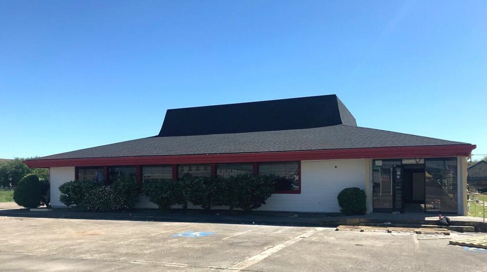 Primary Photo Of 10930 Kingspoint Rd, Houston Storefront Retail Office For Lease