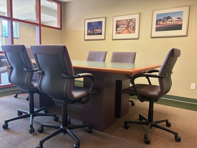 More Photos Of 1822 Ford Ave, Wyandotte Office For Sale