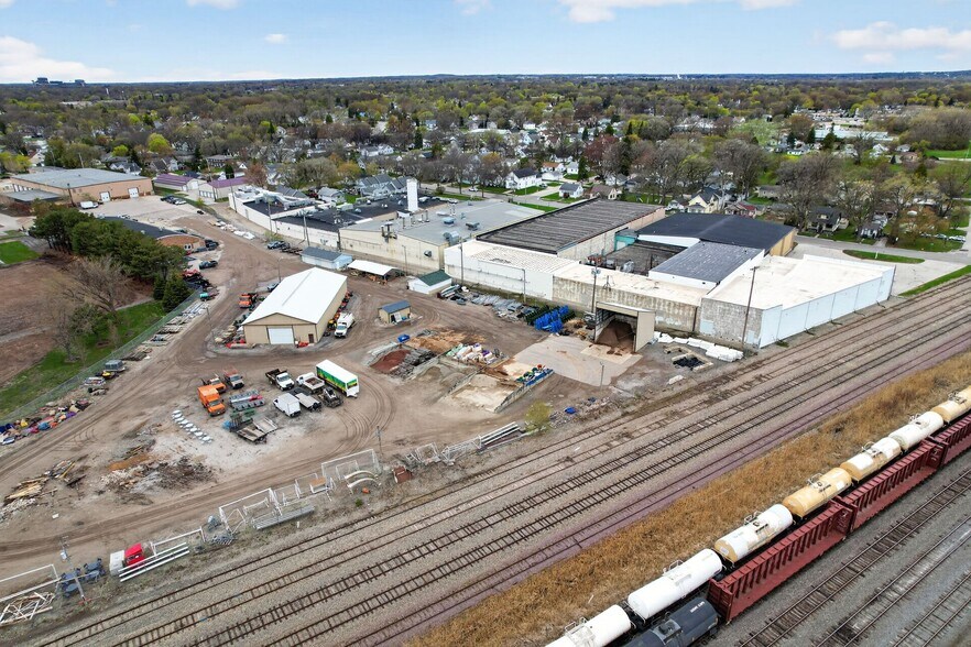 More Photos Of 1132 Lincoln St, Green Bay Warehouse For Sale