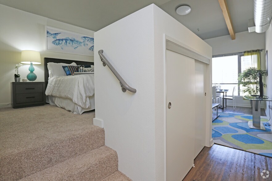 More Photos Of 707-777 G St, San Diego Apartments For Lease