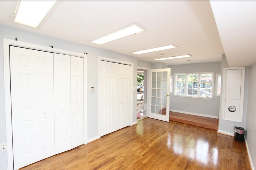 More Photos Of 303 Massachusetts Ave NE, Washington Office For Sale