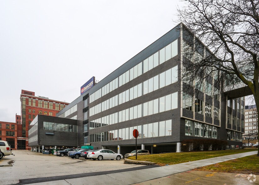 More Photos Of 615 E Michigan St, Milwaukee Office For Sale