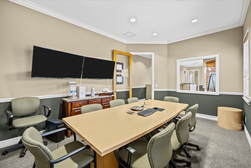 More Photos Of 2108-2110 SE Rays Way, Stuart Office For Sale