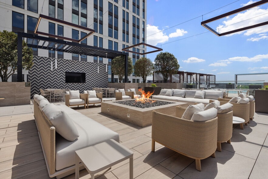 More Photos Of 319 W Lenoir St, Raleigh Apartments For Lease