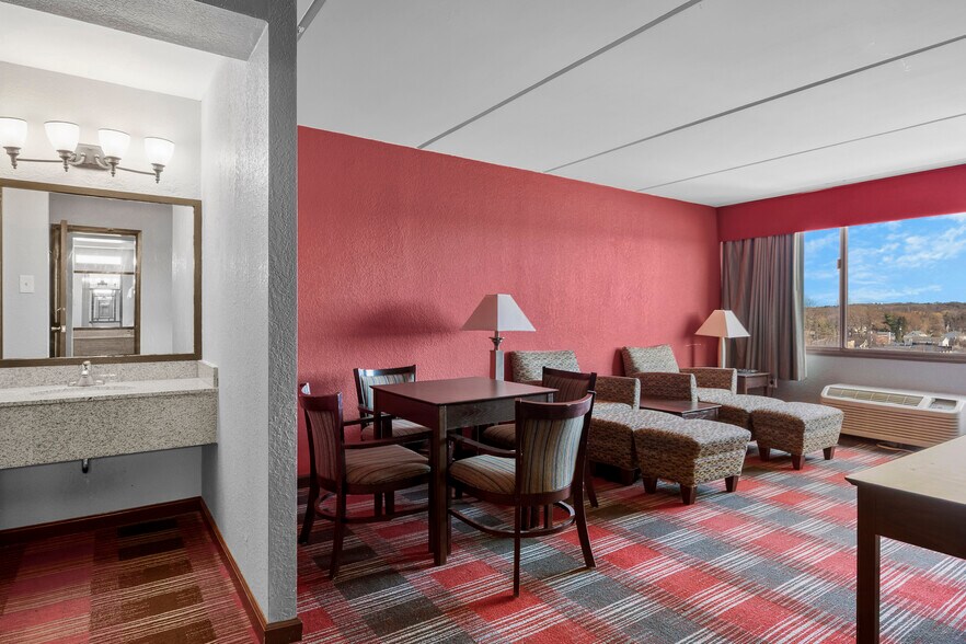 More Photos Of 3 Watervliet Avenue Ext, Albany Hotel For Sale