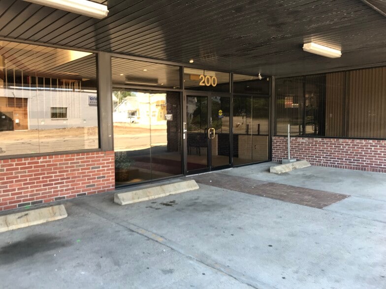 More Photos Of 200 Dexter Ave, Watertown Medical For Lease