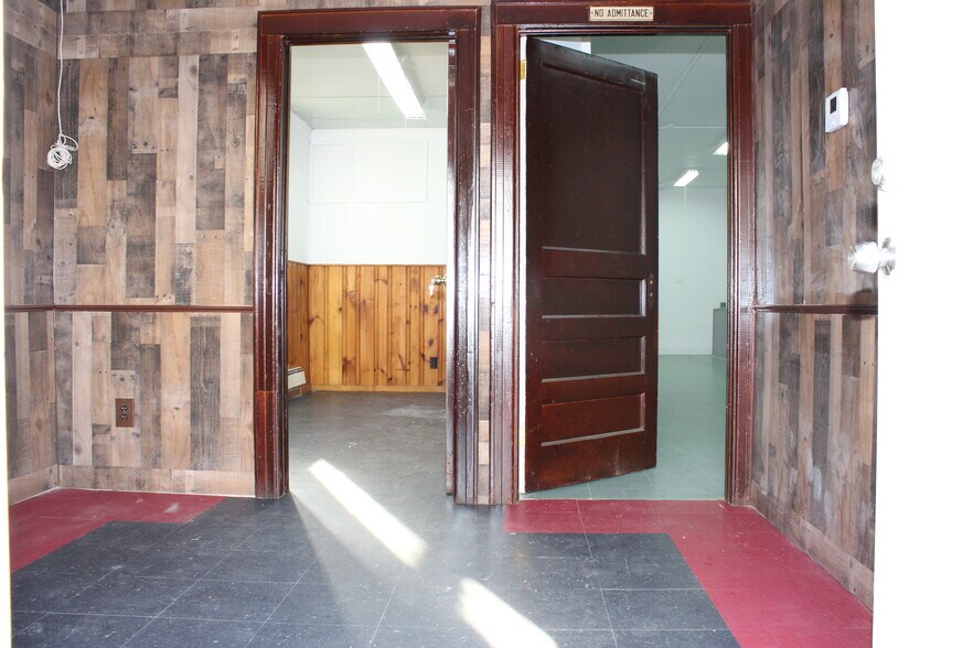 More Photos Of 4319 Meadowview Ave, North Bergen Warehouse For Lease