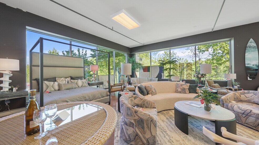 More Photos Of 2265 Bagnell Dam Blvd, Lake Ozark Office For Sale