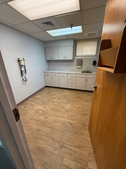 More Photos Of 4531 N Davis Hwy, Pensacola Medical For Lease