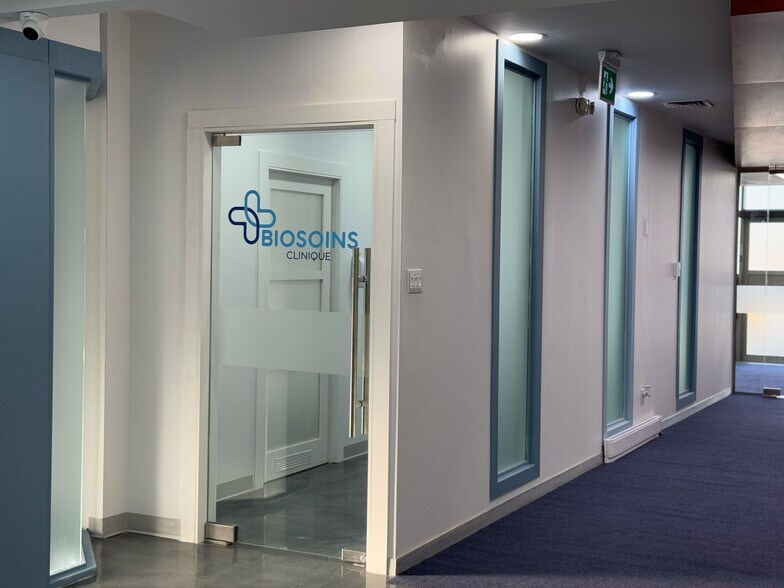 More Photos Of 3858-3870 Notre-Dame, Laval Office For Sale