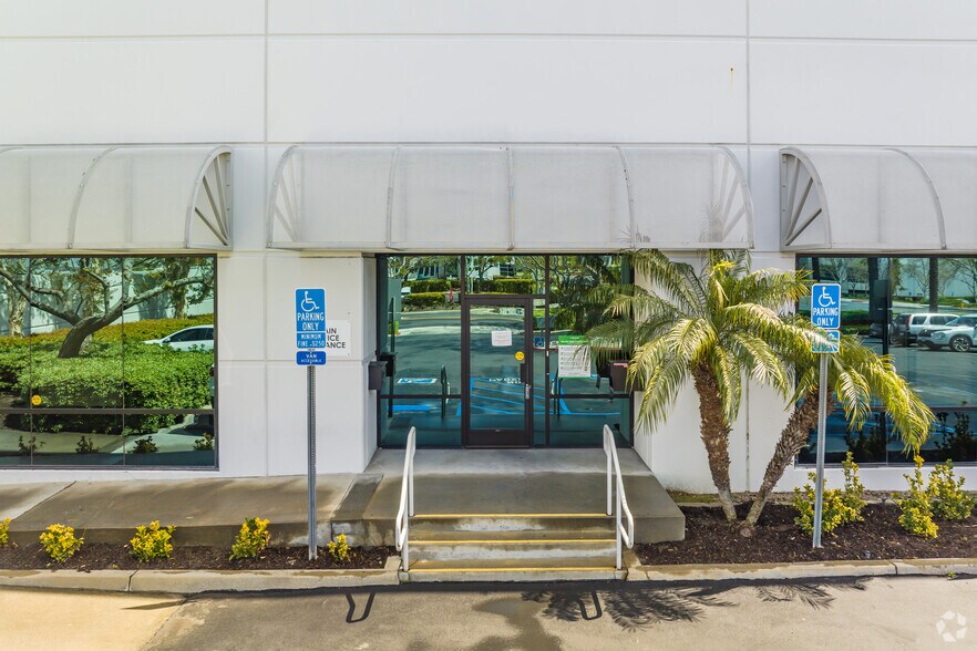 More Photos Of 740 Vintage Ave, Ontario Warehouse For Lease