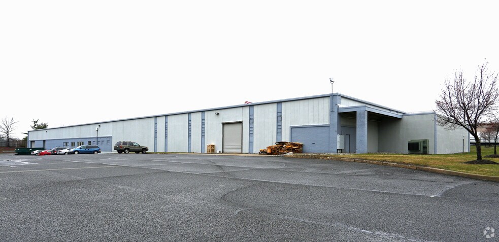 More Photos Of 16 Van Dyke Ave, New Brunswick Warehouse For Lease