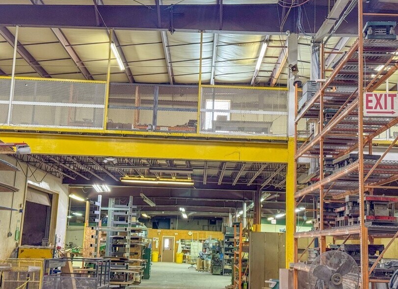 More Photos Of 4000 Technology Park Blvd, Auburn Warehouse For Lease