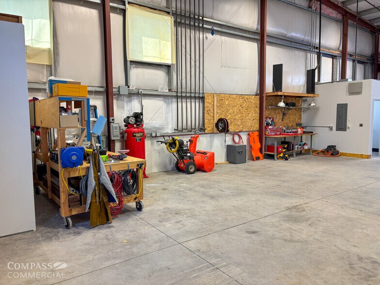 More Photos Of 63075 Crusher Ave, Bend Manufacturing For Sale