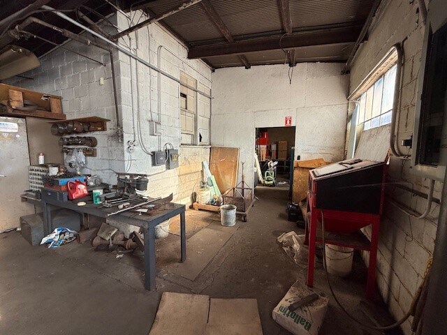 More Photos Of 1702 Wheeling Ave, Glen Dale Manufacturing For Sale