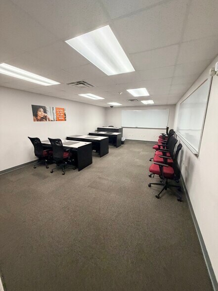 More Photos Of 115 Pat Thomas Pky, Quincy Office For Lease