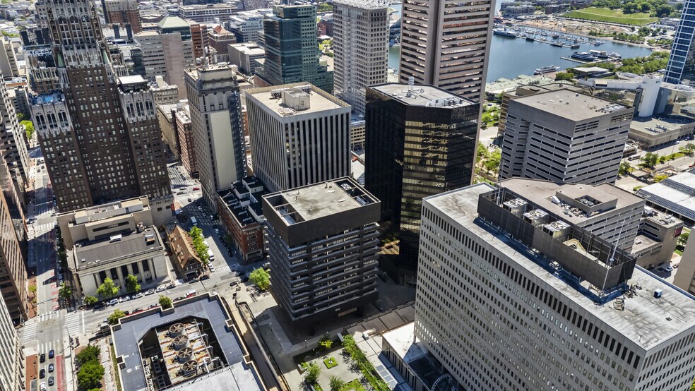 More Photos Of 20 S Charles St, Baltimore Office For Sale
