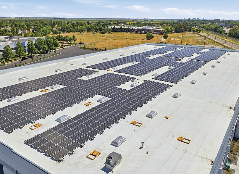 More Photos Of 3808 Faraday Ave, Davis Distribution For Lease