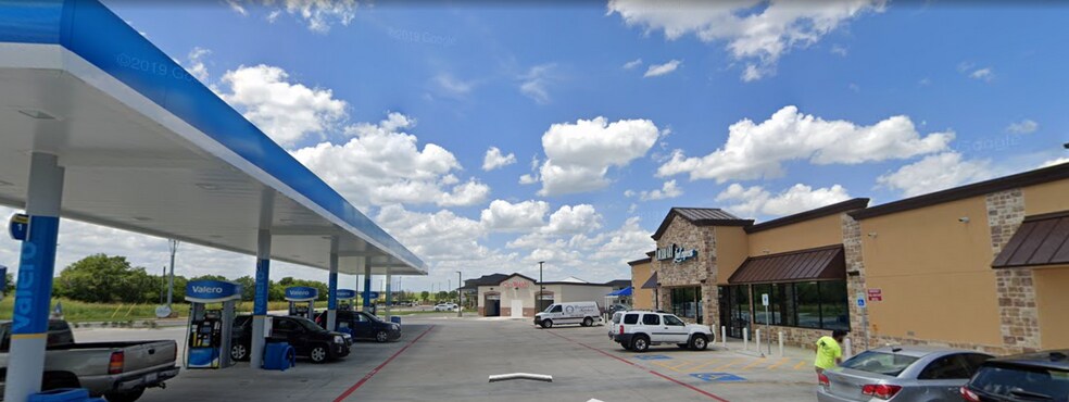 More Photos Of 2207 W San Antonio St, Lockhart Land For Sale