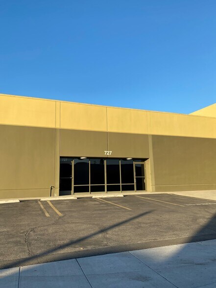 More Photos Of 701-833 W Anaheim St, Long Beach Unknown For Lease