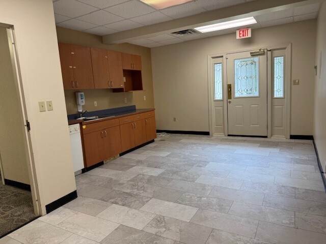 More Photos Of 477 McLaws Cir, Williamsburg Office For Lease