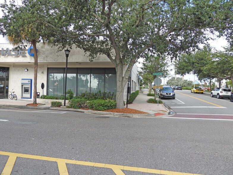 More Photos Of 505 Brevard Ave, Cocoa Bank For Lease