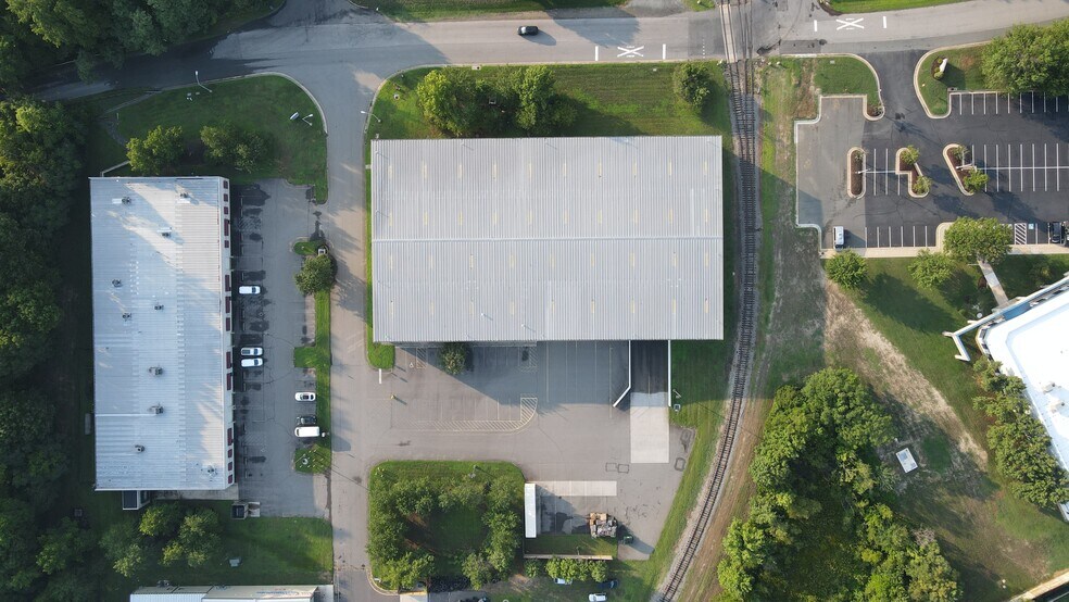 More Photos Of 50 Joseph Mills Dr, Fredericksburg Warehouse For Lease