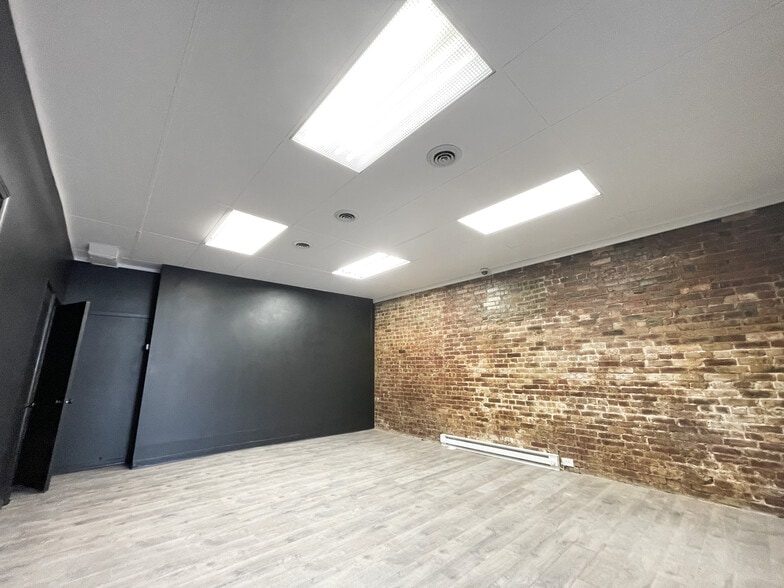 More Photos Of 848 E Warrington Ave, Pittsburgh General Retail For Lease