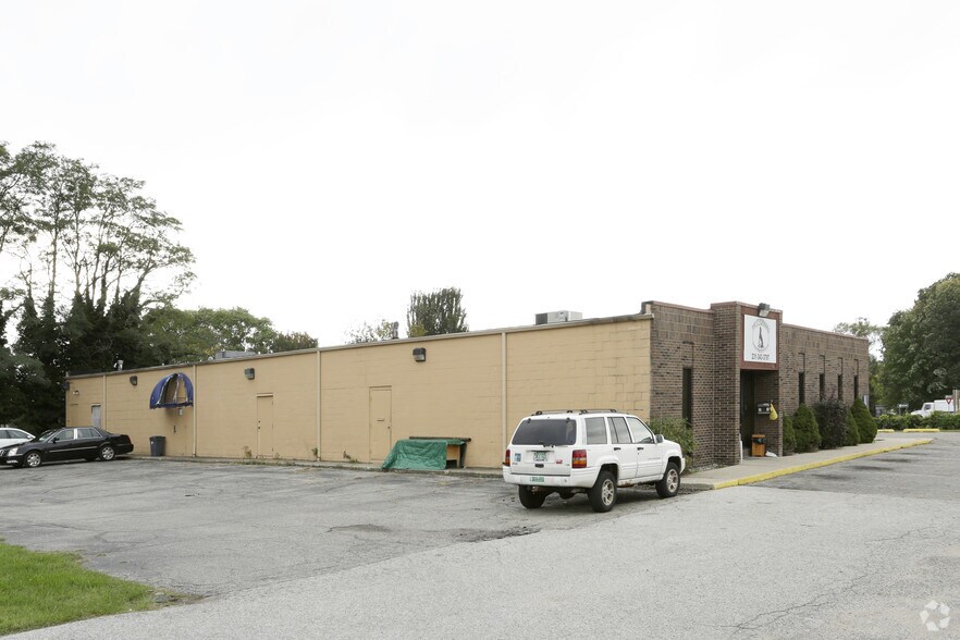 More Photos Of 90-96 Seaway Dr, Muskegon Medical For Sale