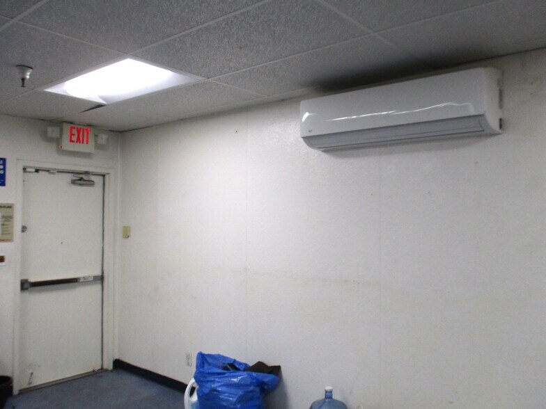More Photos Of 9900-9904 S Central Ave, Los Angeles Schools For Lease