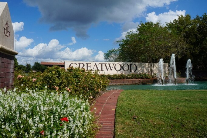 More Photos Of 7002 Riverbrook Dr, Sugar Land Office Residential For Lease