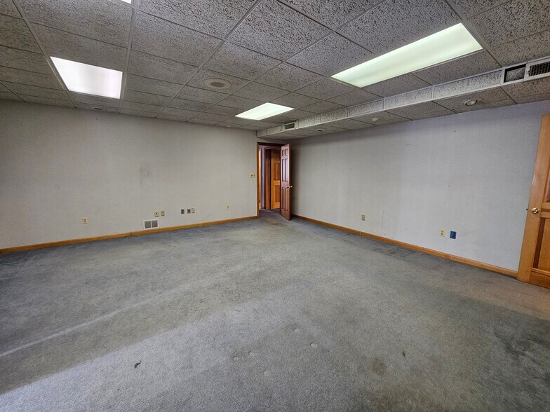 More Photos Of 1755 Meriden Waterbury Tpke, Plantsville Office Residential For Sale