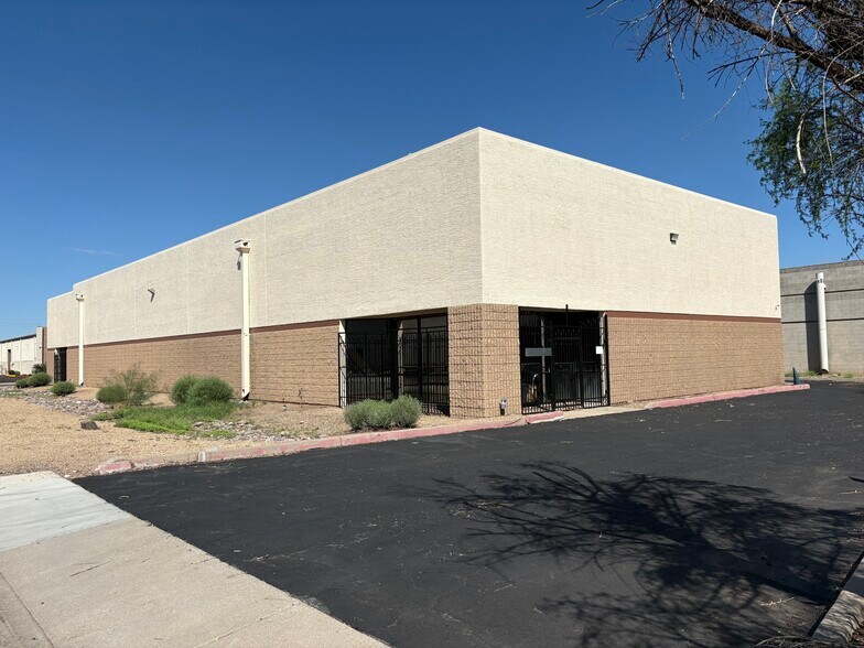More Photos Of 4653 S 33rd St, Phoenix Warehouse For Sale