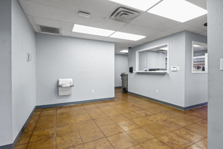 More Photos Of 2300 W Ferguson Rd, Mount Pleasant Freestanding For Lease