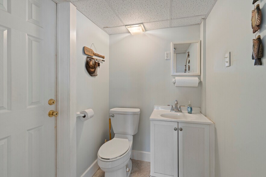 More Photos Of 300 Pine Neck Ave, East Patchogue Marina For Sale