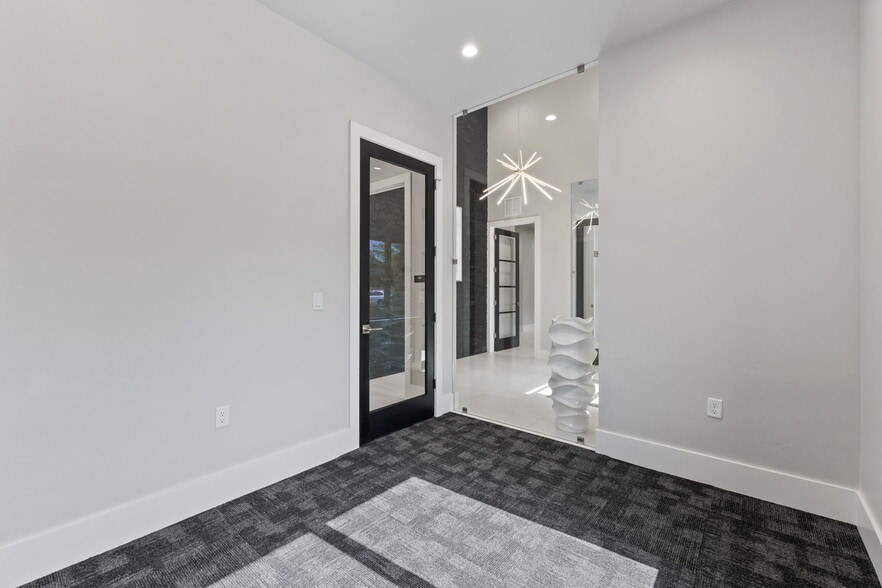 More Photos Of 16362 Muirfield Place, Edmond Medical For Sale