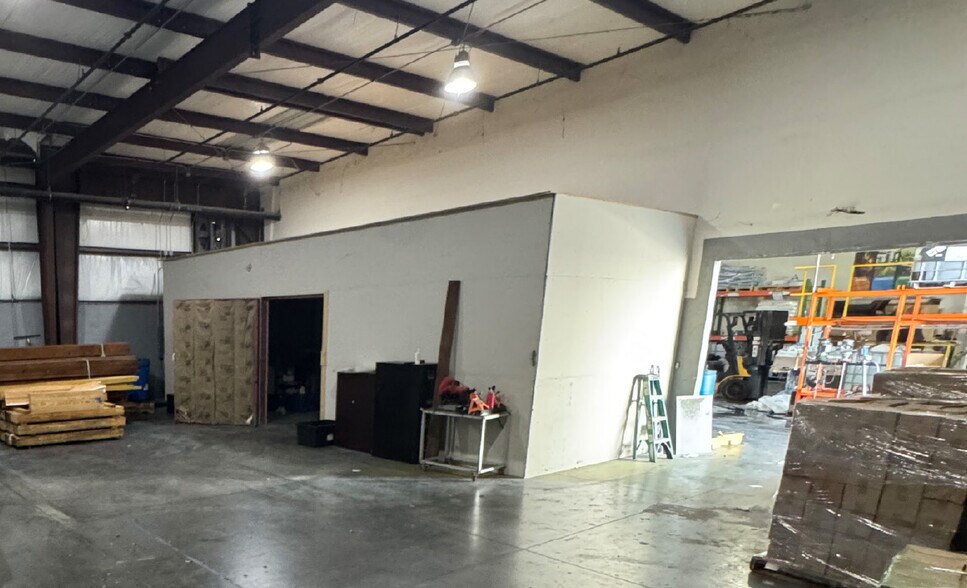 More Photos Of 7397 Commercial Cir, Fort Pierce Warehouse For Lease