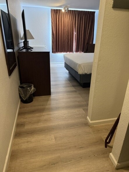 More Photos Of 1405 N 1st St, Yakima Hotel For Sale