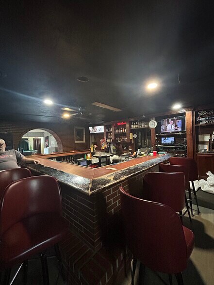 More Photos Of 546 E Dixie Dr, West Carrollton Bar For Sale