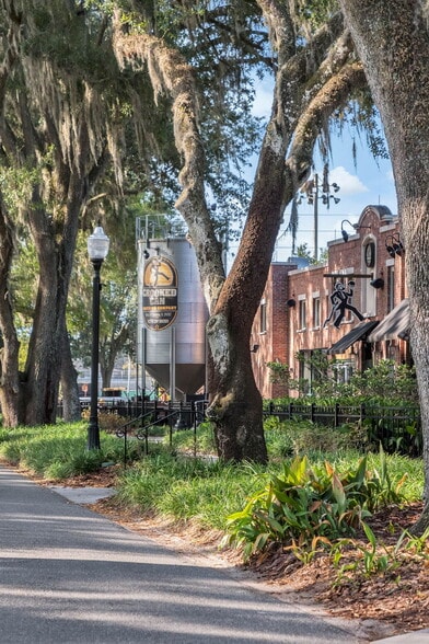 More Photos Of 557 W Plant St, Winter Garden Office For Sale