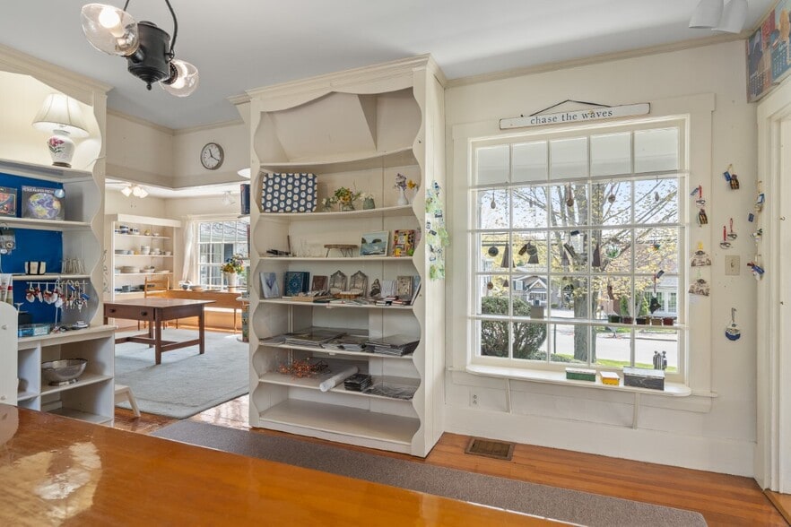 More Photos Of 34 Townsend Ave, Boothbay Harbor Freestanding For Sale