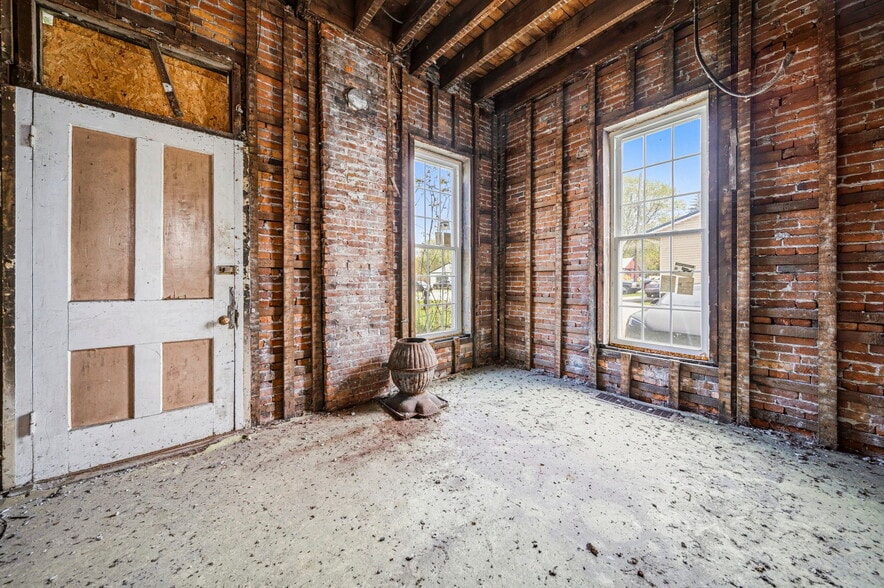 More Photos Of 2699 E Center St, North Kingsville Apartments For Sale
