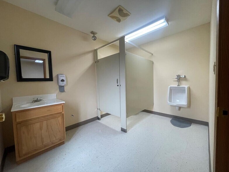 More Photos Of 725 Ritter Dr, Daniels Storefront Retail Office For Sale