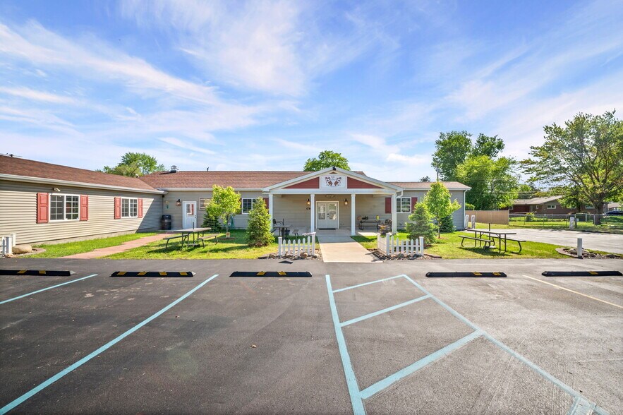 More Photos Of 12150 N US Highway 421, Monticello General Retail For Sale